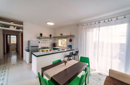 Porto Palo Villa | Beachside Retreat with Jacuzzi, 400m to Blue Flag Beach