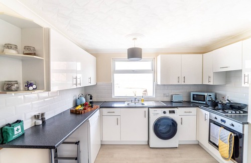 Gorleston-on-Sea Apartment | Seaside Penthouse with Oceanfront Views & Breakfast Included