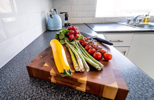 Gorleston-on-Sea Apartment | Seaside Penthouse with Oceanfront Views & Breakfast Included