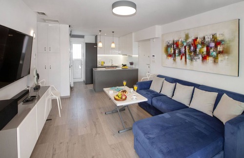 Varkiza Apartment | Oceanfront Penthouse Escape in Vari by GHH