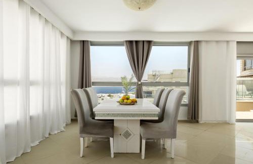 Eilat Apartment | Sea View Penthouse Near the Beach by Sea N' Rent