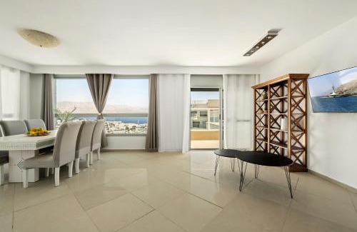 Eilat Apartment | Sea View Penthouse Near the Beach by Sea N' Rent