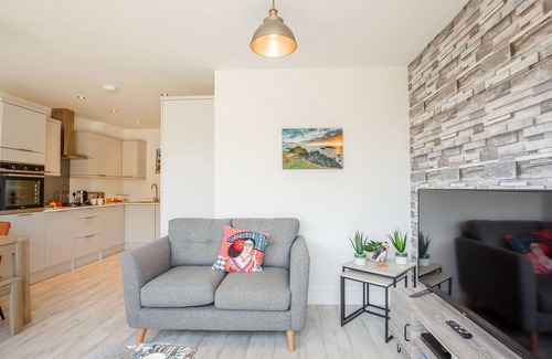 Llanfaelog Cottage | Pet-Friendly Sea View Cottage in Beautiful Llanfaelog