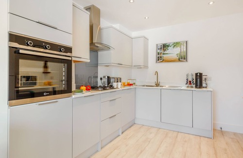 Llanfaelog Cottage | Pet-Friendly Sea View Cottage in Beautiful Llanfaelog