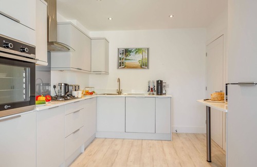 Llanfaelog Cottage | Pet-Friendly Sea View Cottage in Beautiful Llanfaelog