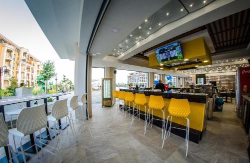 Elenite Apartment | Oceanfront Prestige Fort Beach Apartment with Pool & Spa