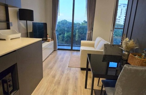 Pratumnak Hill Apartment | Sea View Room Great Location N