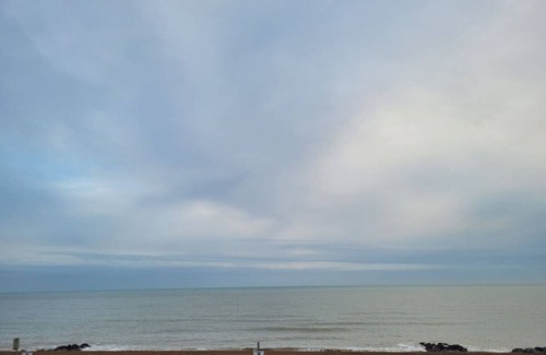 Sandgate Apartment | Oceanfront Apartment with Kitchen at Sea View Sandgate
