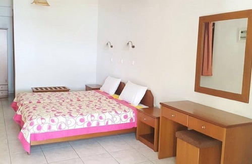 Chrisi Ammoudia Apartment | Scenic Sea View Studio with A/C, Steps from the Beach