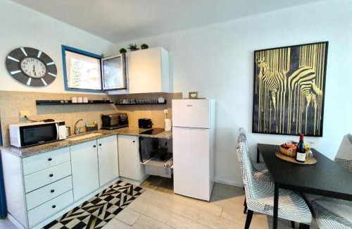 Caesarea Apartment | Oceanfront Sea View Suites with Pool & Spa Amenities