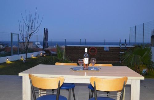 Petaloudes Apartment | Oceanfront Sea View Sunrise Apartment for Memorable Getaways