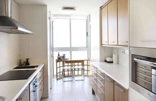 Diagonal Mar i el Front Maritim del Poblenou Apartment | Unforgettable Sea View Apartment with Spa & Kitchen Amenities