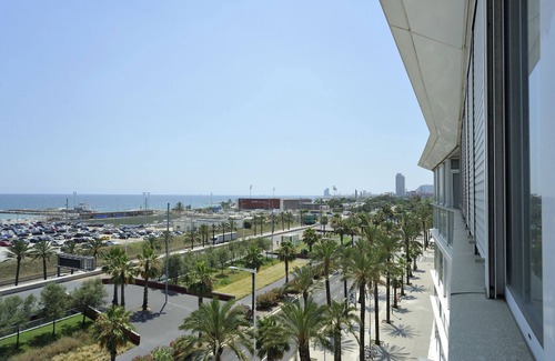 Diagonal Mar i el Front Maritim del Poblenou Apartment | Unforgettable Sea View Apartment with Spa & Kitchen Amenities