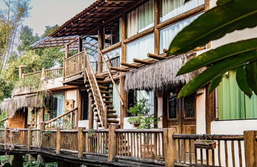 Veloso House | Coastal Retreat with Nature Views & Family-Friendly Amenities
