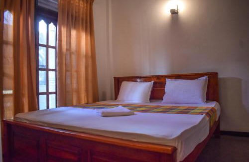 Habaraduwa Apartment | Oceanfront Sea View Villa Koggala with Private Beach Access