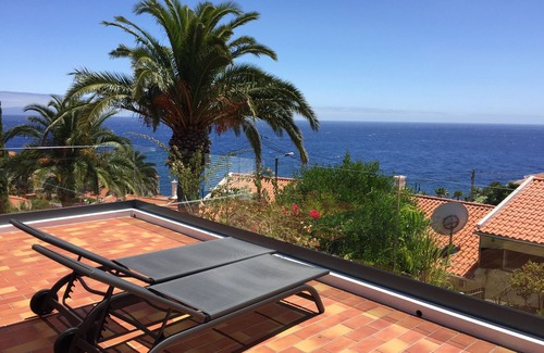 Canico House | Oceanfront Escape: Sea View with Exceptional 10/10 Rating