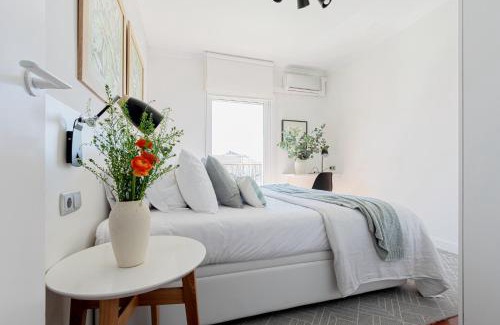 Gros Apartment | Enjoy Ocean Views from 4 Balconies with a Prime Location