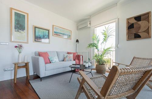 Gros Apartment | Enjoy Ocean Views from 4 Balconies with a Prime Location