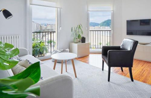 Gros Apartment | Enjoy Ocean Views from 4 Balconies with a Prime Location