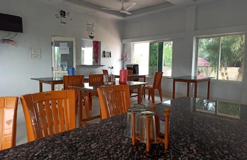 Tajpur Hotel | Oceanfront Getaway at Sea Wave Beach Resort - Pet Friendly