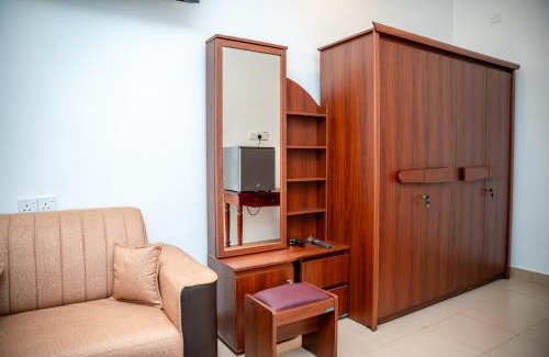 Nilaveli Hotel | Relax at Sea Way Hotel with Oceanfront Views & Breakfast