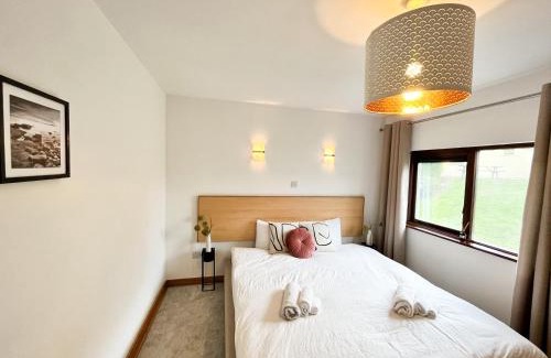Youghal Villa | Cozy Sea View Retreat - 4-Star Comfort in Youghal's Heart