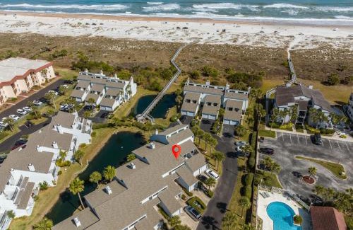 St. Augustine Beach Apartment | Relax at Sea Winds 51: Oceanfront with Pool & Hot Tub