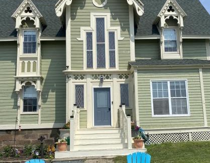 Pictou Bed & Breakfast | Discover Seabank House Bed and Breakfast Hummingbird