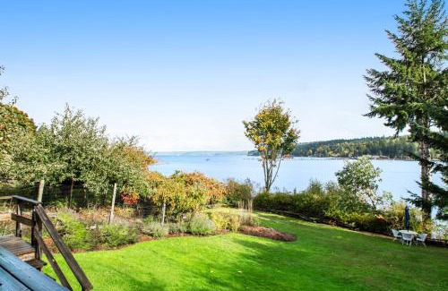Seabeck House | Relax at Seabeck House & Cottage on Hood Canal Retreat