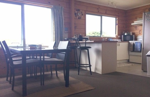 Karkari Peninsula Cottage | Discover Seabed Bach at Tokerau Beach - 10/10 Guest Rated