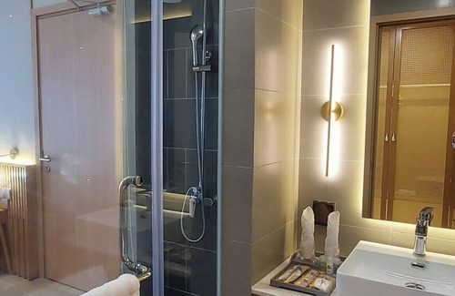 Cam Xuyen Hotel | Top-Rated Seabird Hotel Thien Cam with Pool & Restaurant