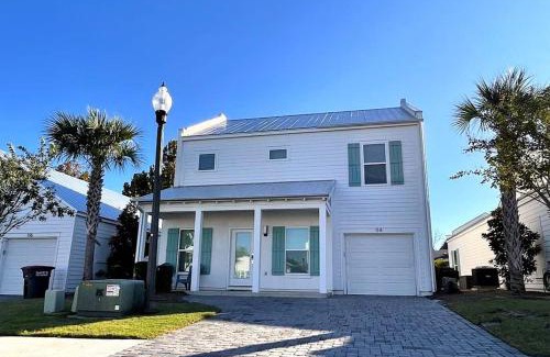 El Centro Beach House | Seabreeze 114: Family-Friendly Getaway by the Sea