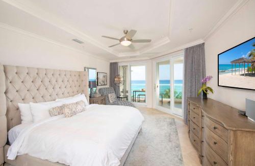 Seven Mile Beach Apartment | Seabreeze 8 - Luxury 4-Bedroom on Seven Mile Beach