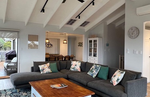 Ventnor House | Oceanfront Retreat in Phillip Island - Family Friendly Stay