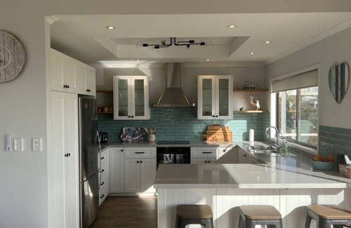 Ventnor House | Oceanfront Retreat in Phillip Island - Family Friendly Stay
