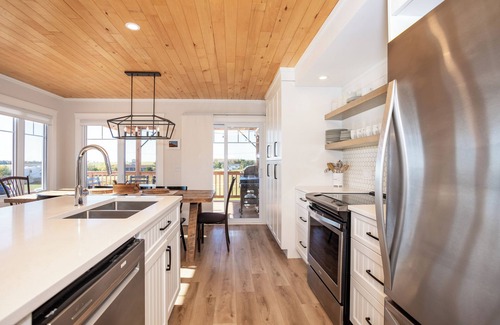 Souris House | Seabreeze Beach Retreat located in scenic Souris, PEI. Family and pet friendly.