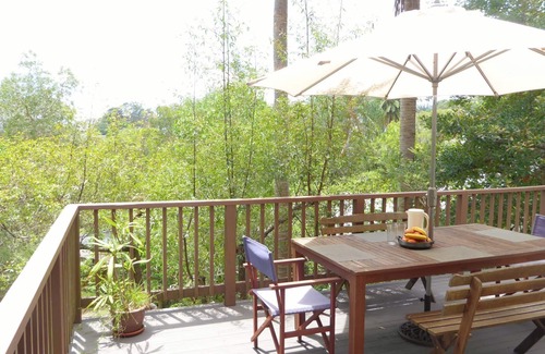 Avoca Beach Cottage | Seabreeze Cottage: Relaxing Bushland Retreat by the Beach