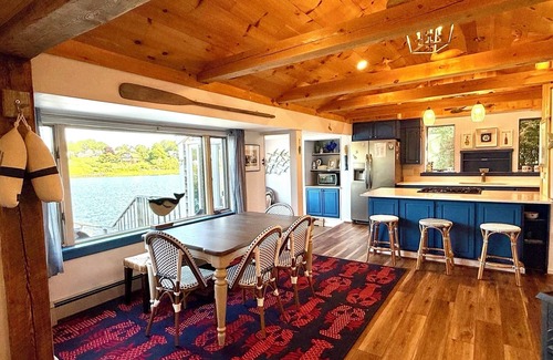 Spruce Head House | Exceptional Seabreeze Cove Waterfront Cottage with Pool