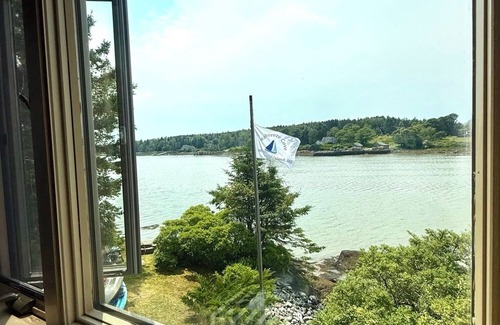 Spruce Head House | Exceptional Seabreeze Cove Waterfront Cottage with Pool