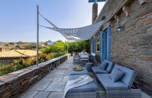Steniai Villa | Guest Rated: Seabreeze House by the Sea - Beachside Retreat