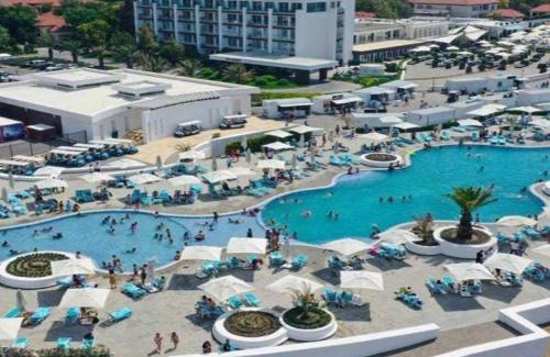 Nardaran Apartment | Seabreeze Lighthouse: Pet-Friendly Retreat in Baku