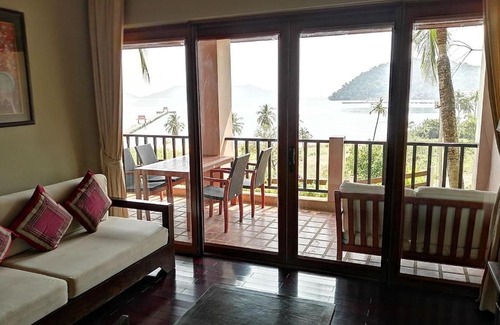 Bang Bao Bay House | Oceanfront Seabreeze Residence with Pool & Family Amenities