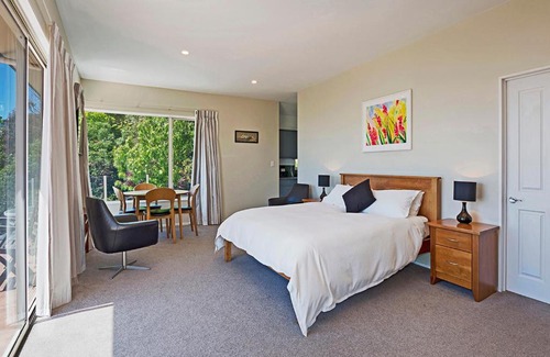 Britannia Heights Apartment | Seabreeze Nelson Studio Apartment - Family-Friendly Retreat