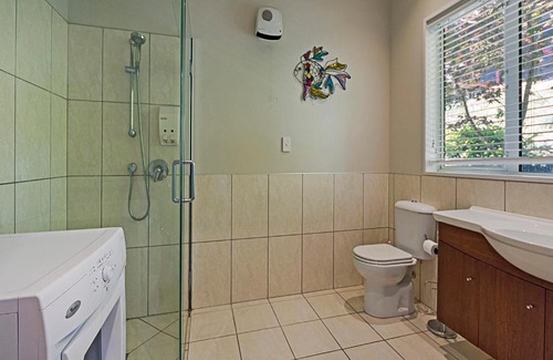 Britannia Heights Apartment | Seabreeze Nelson Studio Apartment - Family-Friendly Retreat