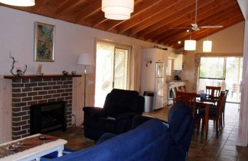 Ventnor House | Oceanfront Retreat at 13 Anchorage Road, Steps from Beach