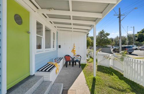 Coffs Harbour Apartment | Seabreeze - Parky's Pet friendly beachside duplex