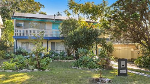 Point Clare House | Seabreeze Retreat: Oceanfront Getaway with Pet-Friendly Perks