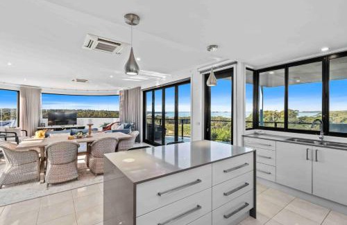 Long Beach House | Pet-Friendly Seabreeze Sanctuary: Your Ideal Family Retreat