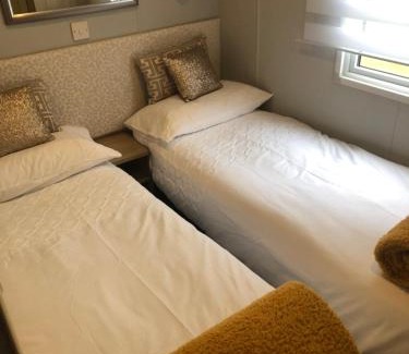 New Forest District Resort | Elegant Seabreeze Retreat Near Beach at Shorefield Park