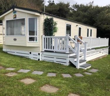 New Forest District Resort | Elegant Seabreeze Retreat Near Beach at Shorefield Park